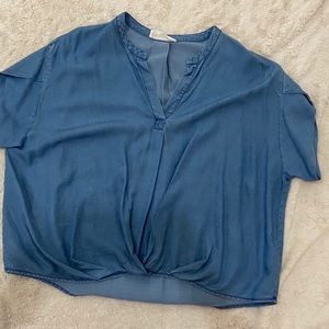 Denim short sleeve V neck shirt